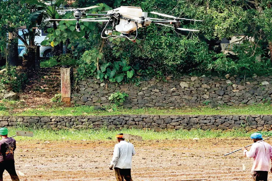 രണ്ടേരണ്ട് മിനിറ്റ്, ഒരേക്കർ പാടത്തെ വിത പൂർത്തിയാക്കി ഡ്രോൺ; വിതച്ചത് 45 കിലോ നെൽവിത്ത്