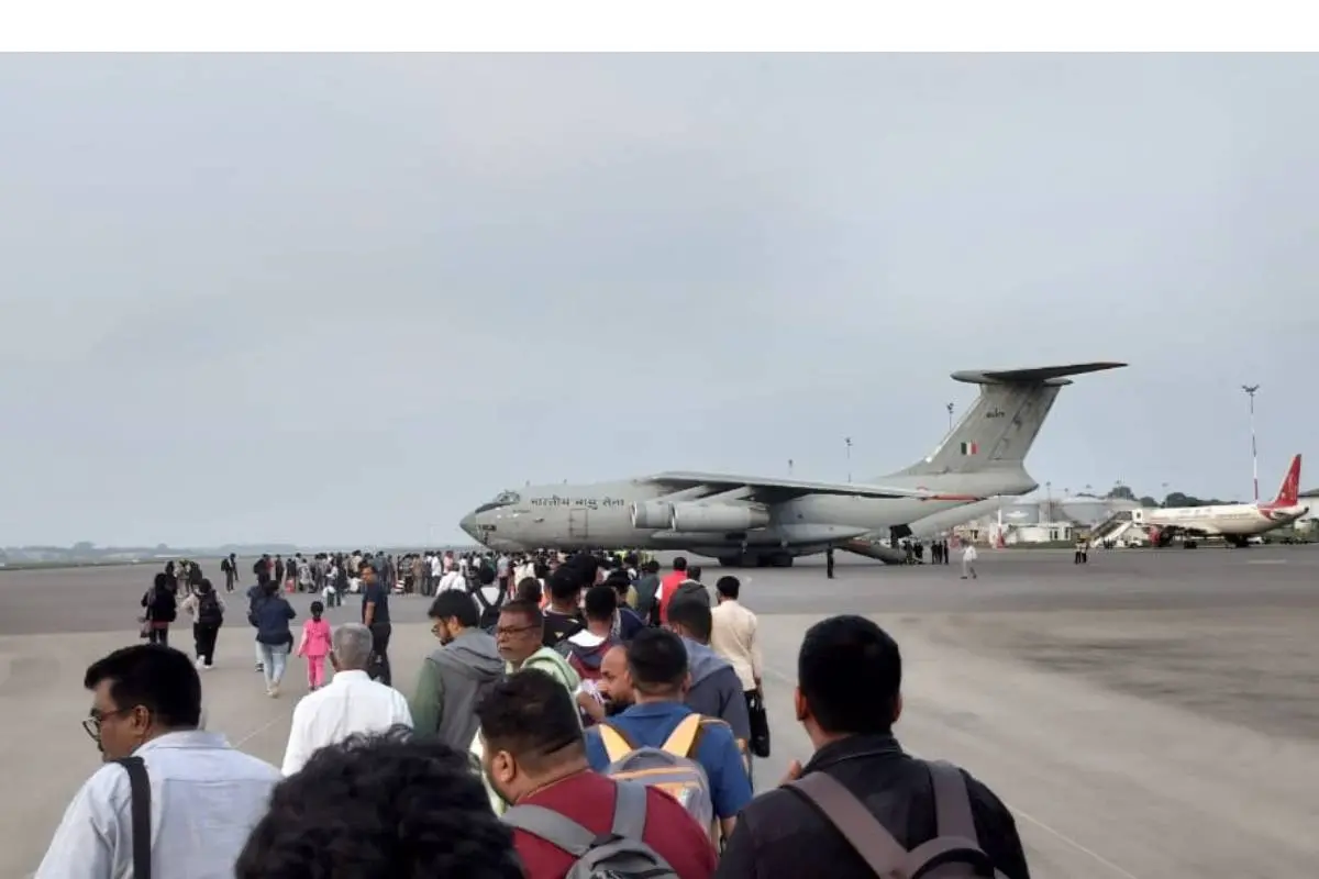 Indians are being boarded onto an Air Force aircraft from the Colombo airport