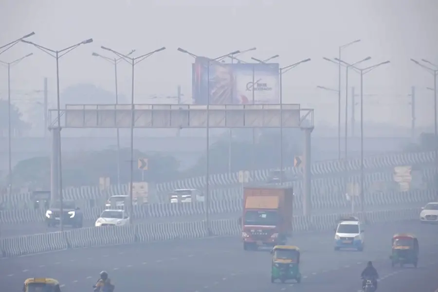Winter grip tightens: Delhi's air quality suffers a setback to 'very poor' on December 1