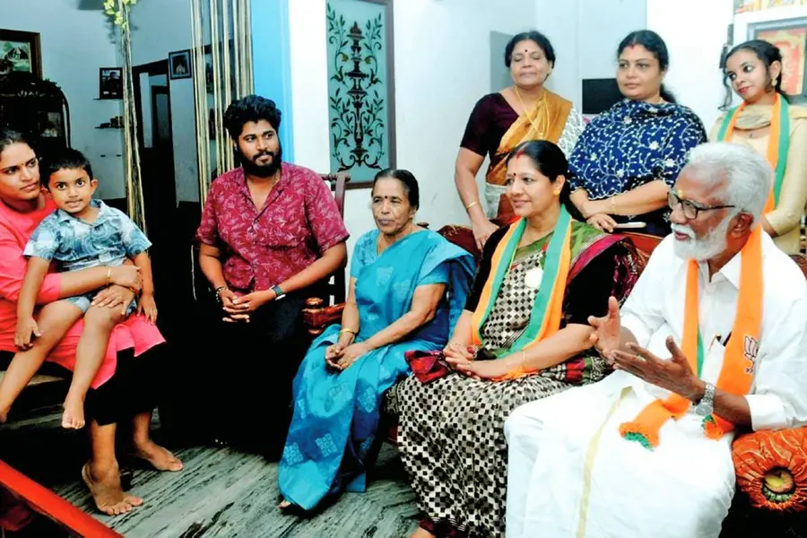വോട്ടർപട്ടികയാണ് വിശുദ്ധഗ്രന്ഥം, വോട്ടറാണ് ദൈവം-കുമ്മനം രാജശേഖരൻ