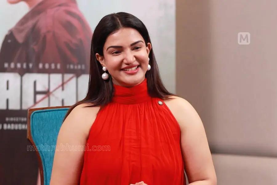 honey rose