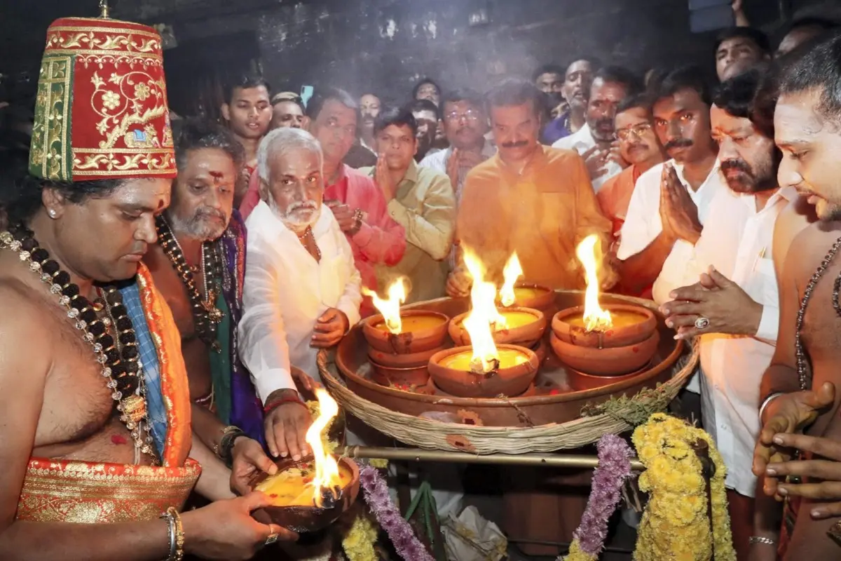 File Photo- Devotees celebrate Karthigai Deepam festival, at Thiruparankundram temple in Madurai