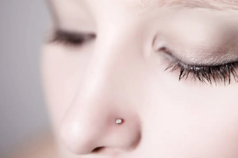 The silent threat: How tiny nose piercings can end up in your lungs