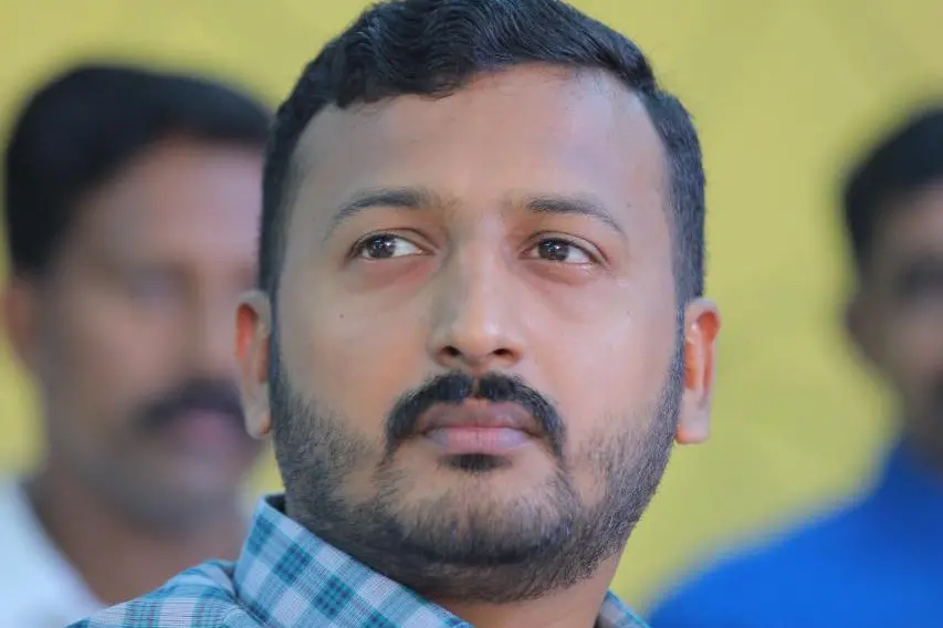രാഹുൽ മാങ്കൂട്ടത്തിലിന്റെ മുൻകൂർജാമ്യഹർജിയിൽ വാദം നാളെയും തുടരും; കൂടുതൽ തെളിവ് ഹാജരാക്കാൻ അനുമതി