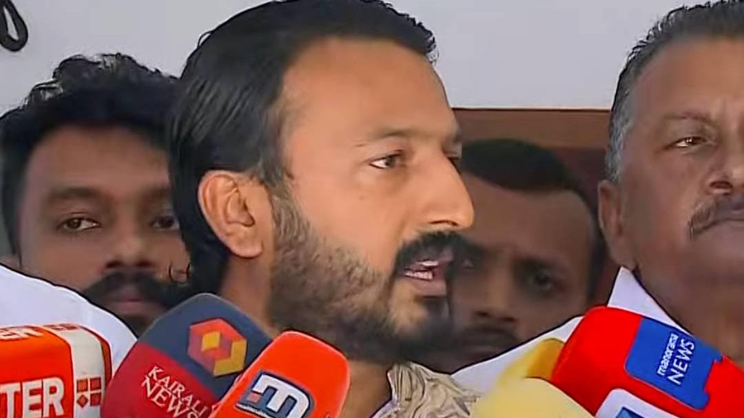 https://img.mathrubhumi.com/view/acePublic/alias/contentid/1nlydcaskyfl5lo6ze9/0/rahul-mamkoottathil-press-meet.jpeg?f=16%3A9&q=0.75&w=1200
