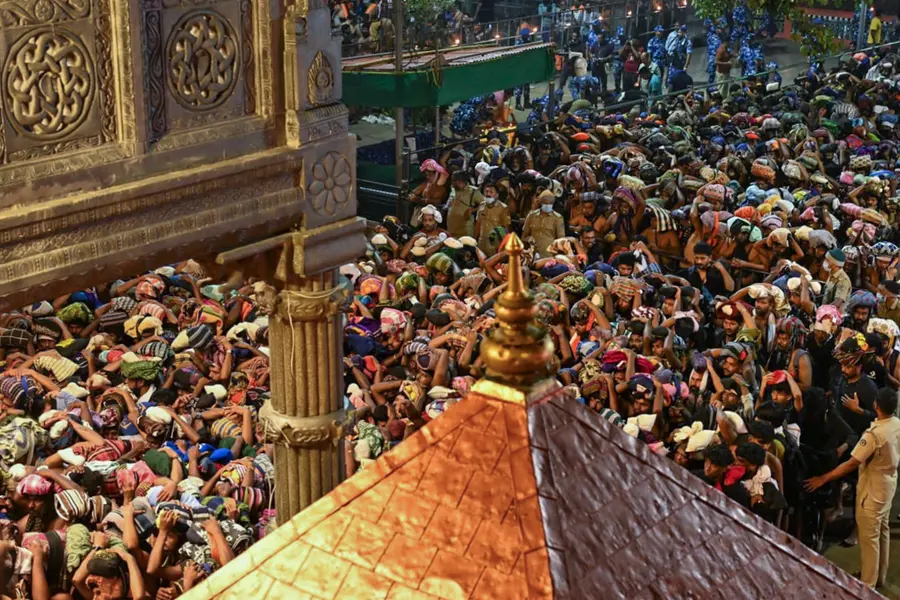 Rush of people to offer prayers at the Sabarimala temple