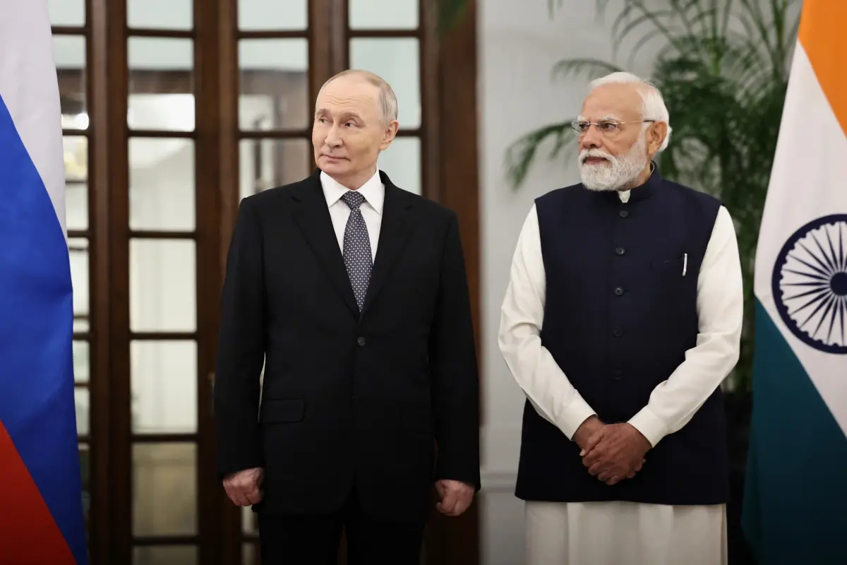 Indian Prime Minister Narendra Modi, right, and Russian President Vladimir Putin | Photo: AP
