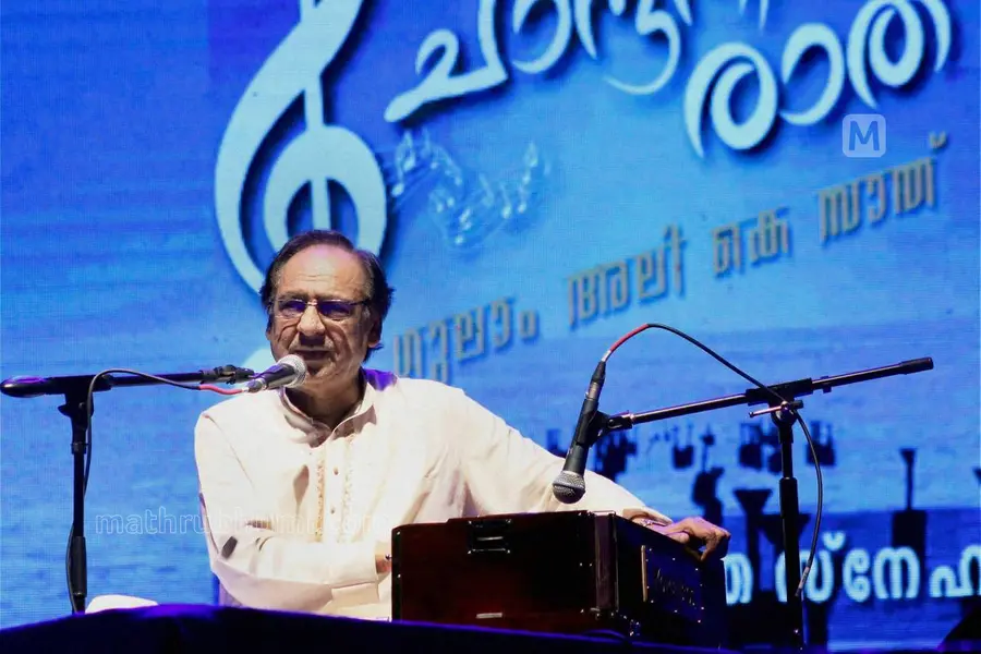 'ഇങ്ക്വിലാബ് സിന്ദാബാദ്' എന്ന വിപ്ലവമുദ്രാവാക്യത്തില് നിന്ന് അധികദൂരമില്ലാത്ത 'ചുപ്കേ ചുപ്കേ'; ഗസലിന്റെ രാജകുമാരന് 85