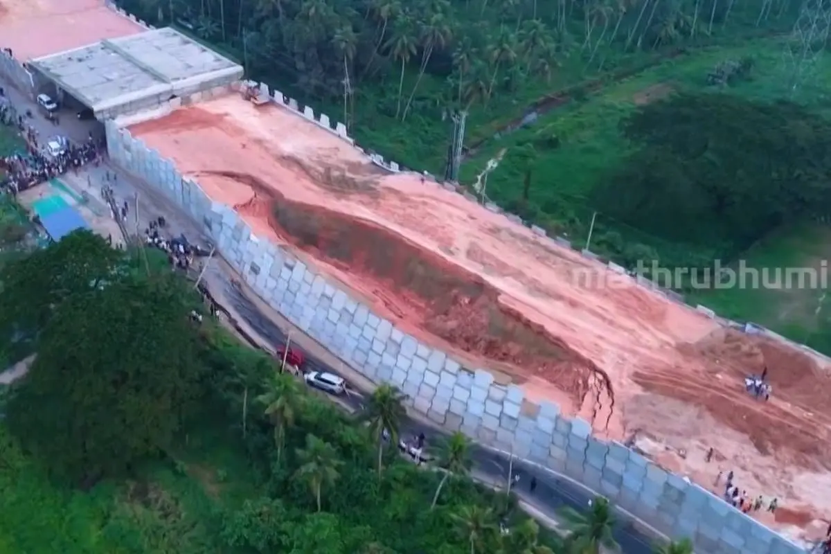 Aerial view of the stretch of highway that collapsed on the Kottiyam-Mylakkadu route in Kollam | Photo: Video screengrab/ Mathrubhumi News