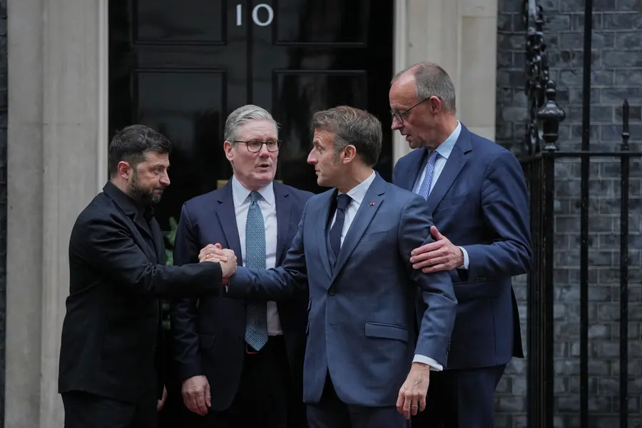 Starmer, Macron and Merz hold talks with Zelenskyy in London on critical peace push