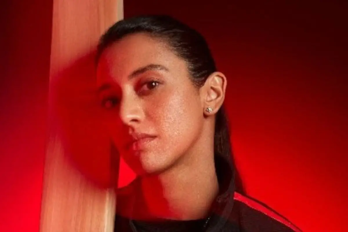 Smriti Mandhana strikes a calm, composed pose in her latest Instagram post - a single line of caption that set the internet ablaze. Photo: Instagram