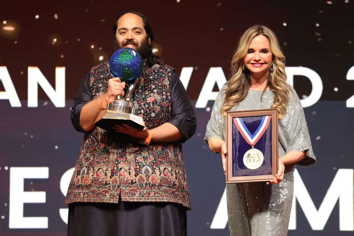 Anant Ambani honoured with the Global Humanitarian Award | Photo: X, @mppparimal