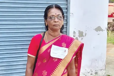 നിർബന്ധിച്ച് സ്ഥാനാർഥിയാക്കി, ‘ഒറ്റയ്ക്കാക്കി ബിജെപി പ്രവർത്തകർ മുങ്ങി’; വോട്ടെടുപ്പ് തീരുംവരെ വനിതാസ്ഥാനാർഥി ഒറ്റ നിൽപ്പ്