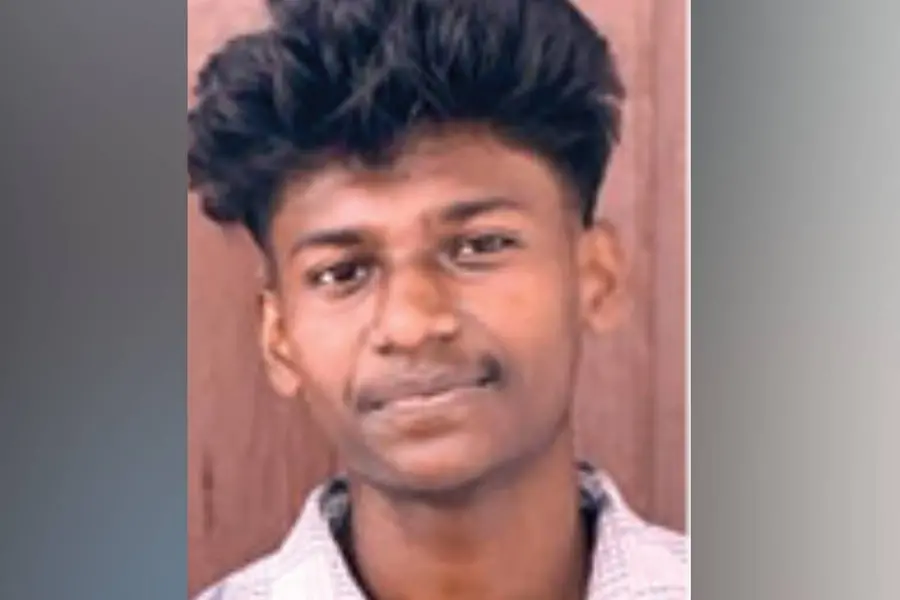 ഓട്ടോയിൽനിന്ന് പുക; റോഡിൽ നിർത്തി പരിശോധിക്കുന്നതിനിടെ യുവാവ് കാറിടിച്ച് മരിച്ചു
