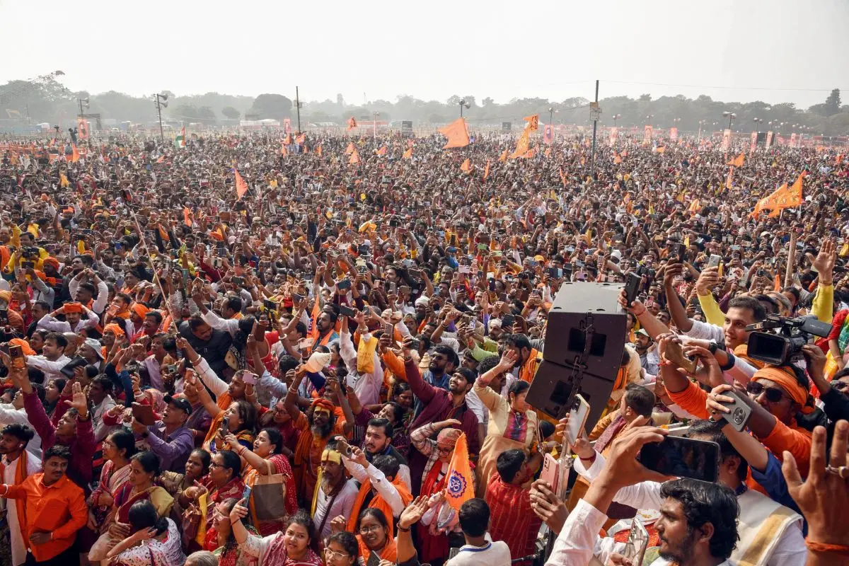 A glimpse of the gathering at the 'Panch Lakkho Konthe Gita Path' event, organised by Sanatan Sanskriti Sansad, at Brigade Parade Ground, in Kolkata on Sunday. (ANI Photo)