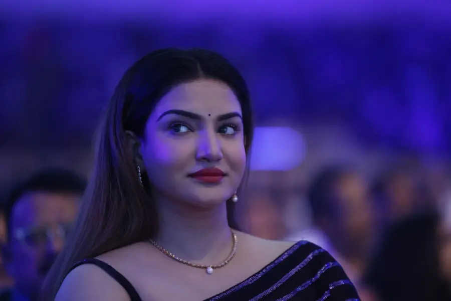 HONEY ROSE.jpg