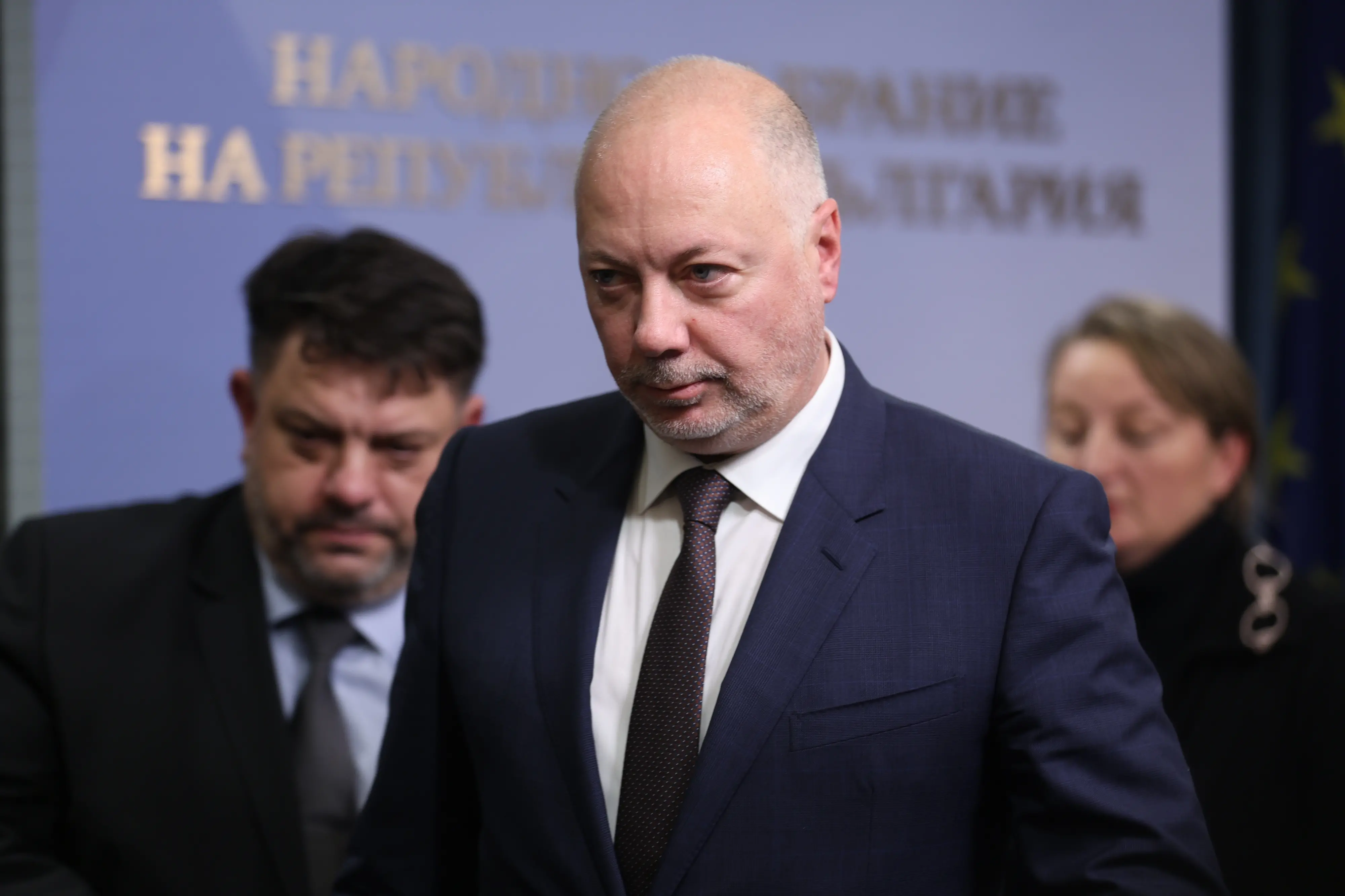 Bulgarian Prime Minister Rosen Zhelyazkov announces that Bulgaria's government resigns following mass protests, at the Bulgarian Parliament in Sofia | Photo: AP