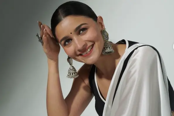 Alia Bhatt brings Malayalam touch to Red Sea Film Festival with ‘Unni Vava Vo’ | WATCH