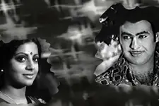 പുഴയും കായലും പൂവച്ചലിന്റെ പാട്ടും; ആദ്യസമാഗമ ലജ്ജക്ക് 50 വയസ്സ്