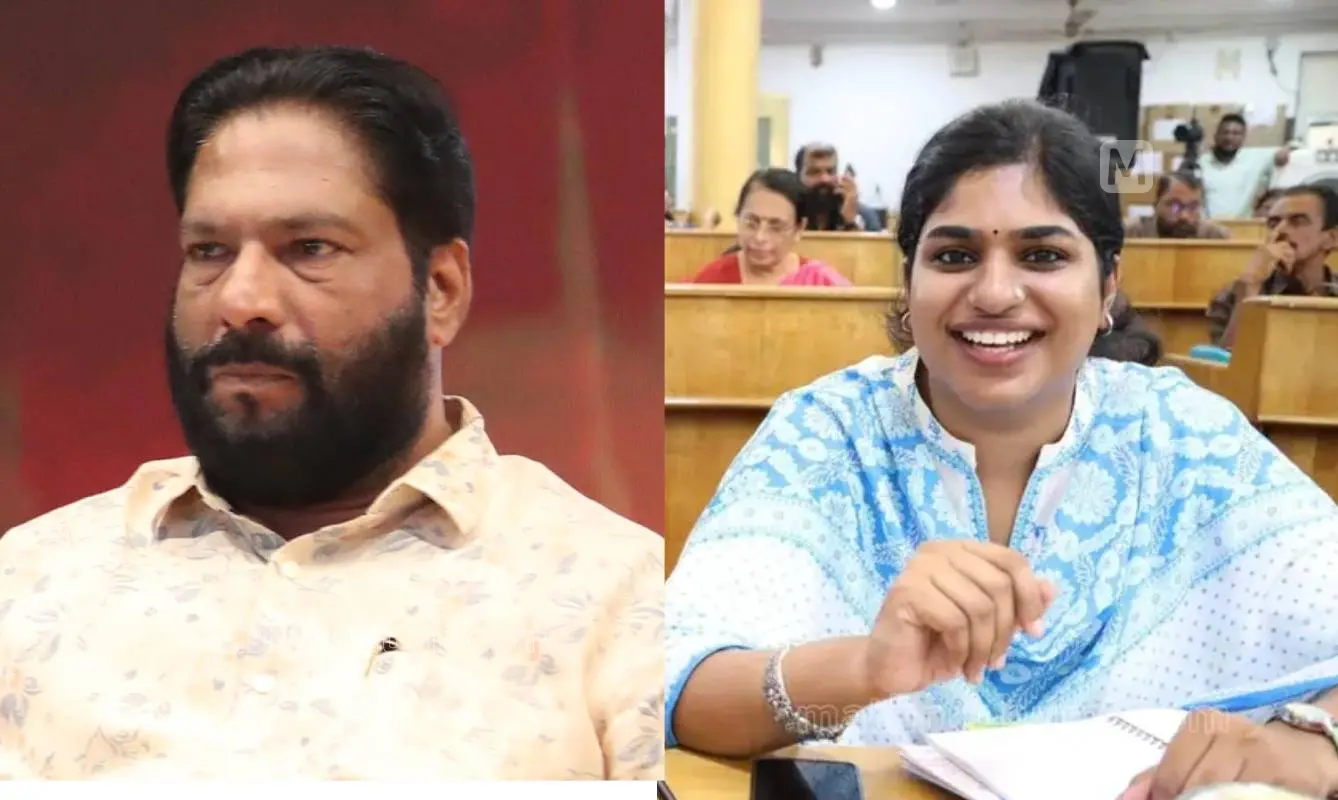 വി. ജോയ്, ഗായത്രി ബാബു