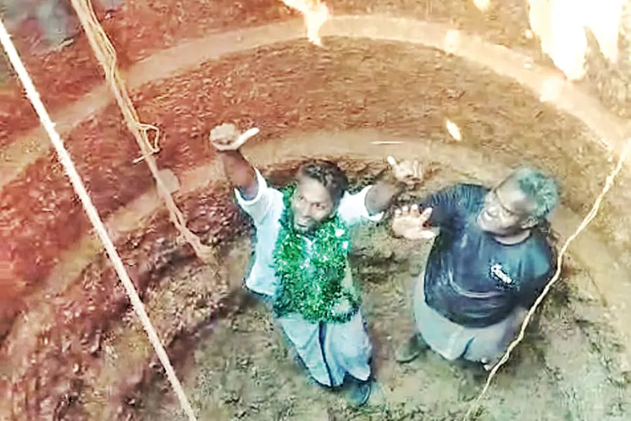 വോട്ട് ചോദിച്ച് ഒപ്പം നടന്ന സുഹൃത്തിനോട് നന്ദിപറയാന് കിണറ്റിലിറങ്ങി സ്ഥാനാര്ഥി