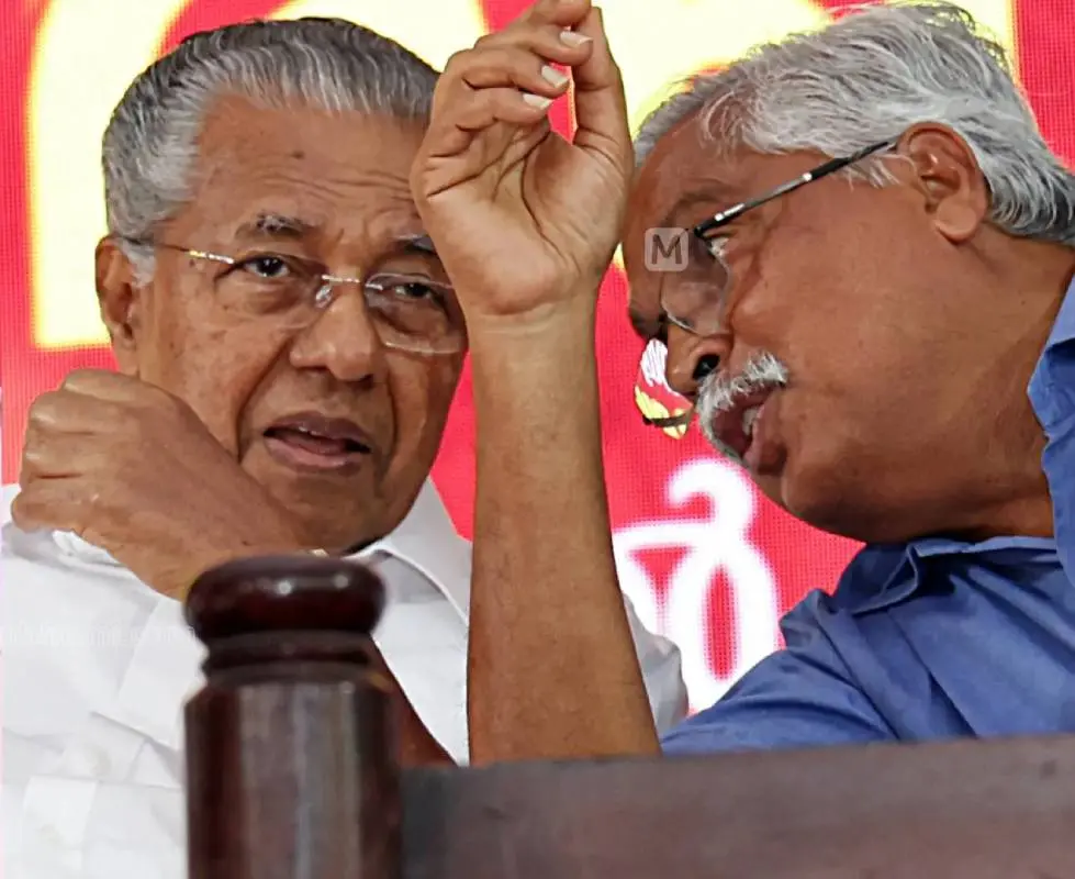 Chief Minister Pinarayi Vijayan and CPI state secretary Binoy Viswam | Photo: Mathrubhumi