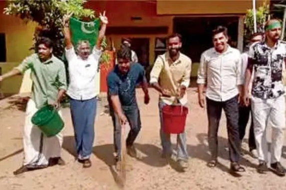 ചങ്ങരോത്ത് പഞ്ചായത്തിലെ ശുദ്ധീകരണം; ജാതി അധിക്ഷേപം തന്നെയെന്ന് പ്രസിഡന്റ്, പോലീസില് പരാതി നല്കി