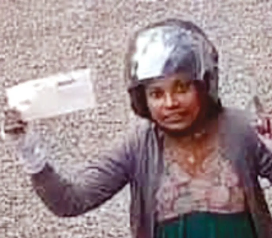 ആശാ നടേശൻ കത്ത്, അയൽ വീട്ടിൽ കൊടുത്തിട്ടുണ്ടെന്ന് ഉടമയെ അറിയിക്കുന്ന സിസിടിവിദൃശ്യം