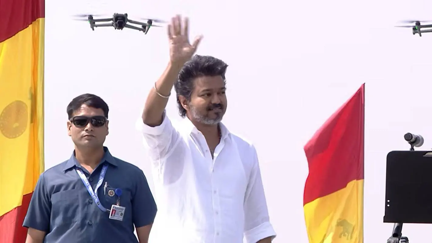 ഈറോഡ് റാലിയിൽ വിജയ് | Photo:X