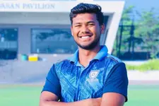 മകനുവേണ്ടി ആഭരണം വിറ്റ അമ്മ, പട്ടിണി കിടന്ന അച്ഛൻ; ഇന്ന് കോടികളെറിഞ്ഞ് കാർത്തിക്കിനെ ചെന്നൈ റാഞ്ചി