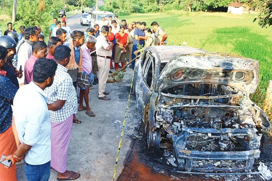 palakkad-car-fire-petrol-body-found