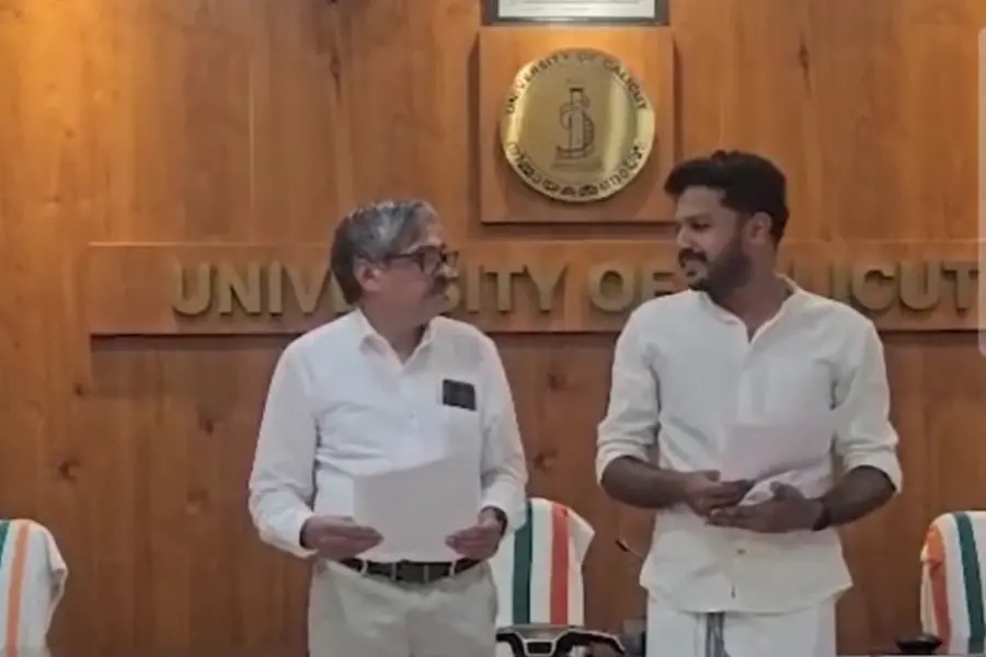 രക്തസാക്ഷികളുടെ പേരിൽ സത്യപ്രതിജ്ഞ; വി.സി ഇറങ്ങിപ്പോയി, ചടങ്ങ് റദ്ദാക്കി കാലിക്കറ്റ് സർവകലാശാല