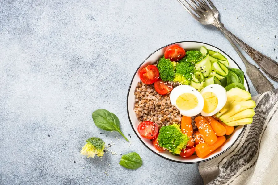 ശരീരത്തിൽ വിറ്റാമിനുകൾ കുറവാണോ? അവഗണിക്കരുത് ഈ ഏഴ് ലക്ഷണങ്ങൾ, ഇവ കഴിക്കുന്നുണ്ടെന്ന് ഉറപ്പുവരുത്താം