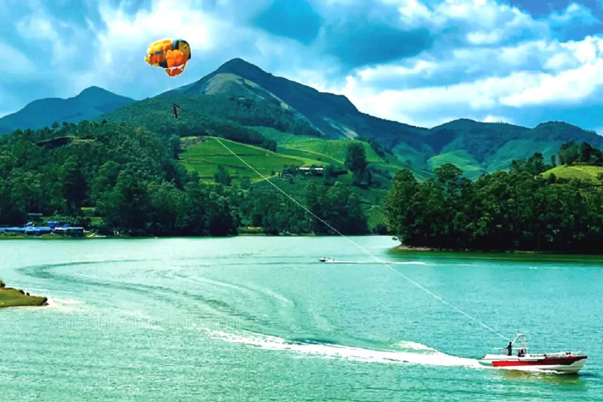 മാട്ടുപ്പട്ടി ജലാശയത്തിലെ പാരാസെയ്ലിങ്