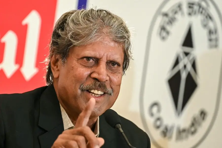 ഗംഭീറിന് കോച്ചാകാൻ കഴിയില്ല, സെഞ്ചുറി നേടിയവർക്കൊപ്പമല്ല മദ്യപിക്കേണ്ടത് - കപിൽ ദേവ്