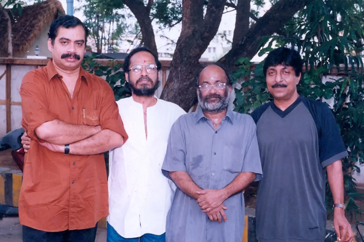ശ്രീനിവാസൻ, സത്യൻ അന്തിക്കാട്, മുല്ലനേഴി തുടങ്ങിയവർക്കൊപ്പം