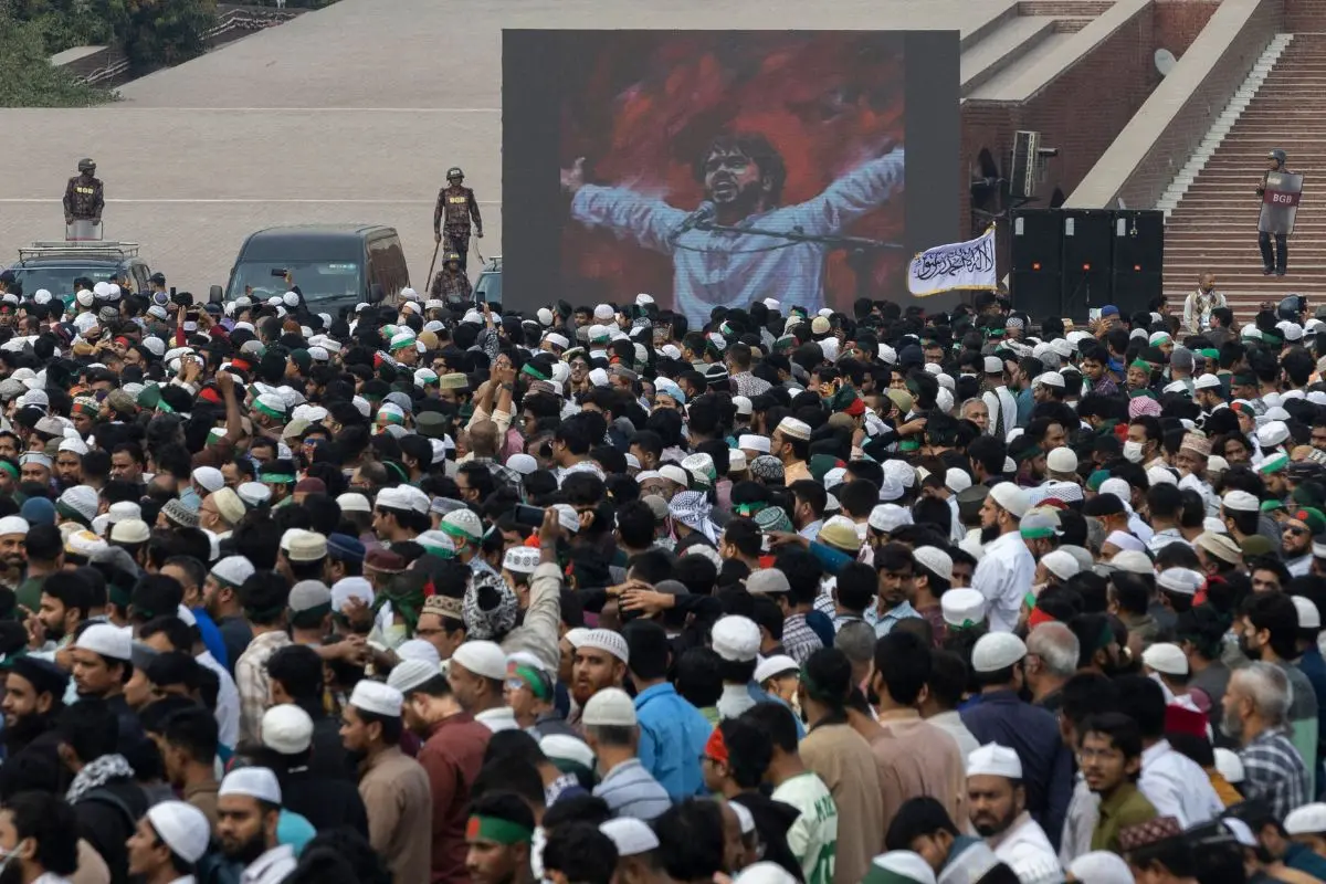 Mourners attend the funeral of the deceased youth leader Sharif Osman Hadi, in Dhaka on December 20, 2025 (Photo: AFP)