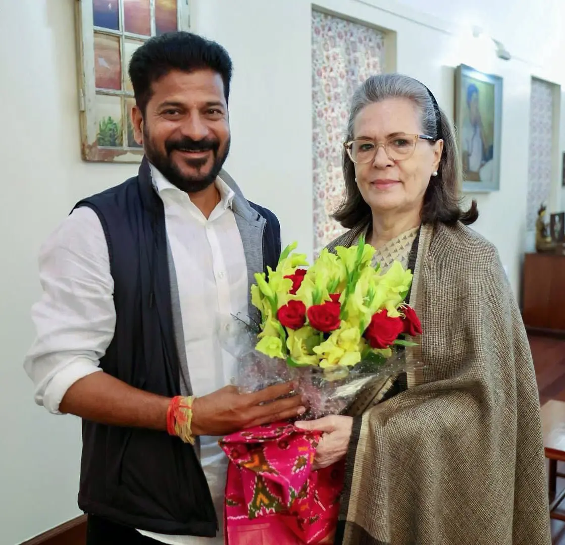 രേവന്ത് റെഡ്ഡിയും സോണിയാ ഗാന്ധിയും | ഫയല്ചിത്രം | Photo: ANI