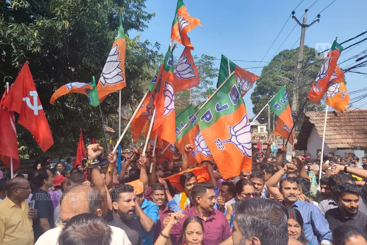 BJP workers in celebratory mode | Photo: Mathrubhumi