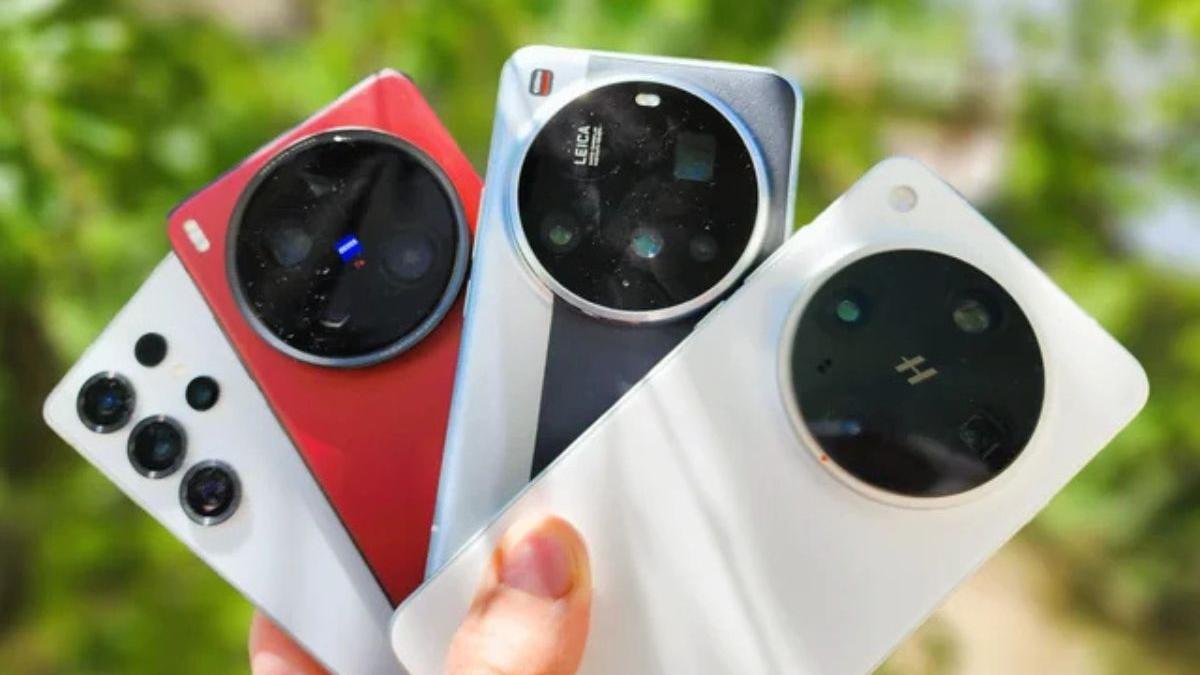 Top 7 smartphones with best cameras under ₹15,000 in 2025 | Mathrubhumi ...