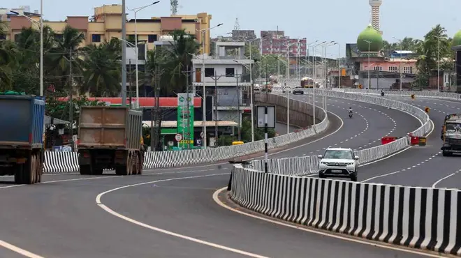 രാജ്യത്ത് ആദ്യം;കേരളത്തിലെ NH-കളിൽ ഹരിത ഇടനാഴി വരുന്നു, വലിയ വാഹനങ്ങൾക്ക് അതിവേഗ ചാർജിങ് സ്റ്റേഷനുകൾ