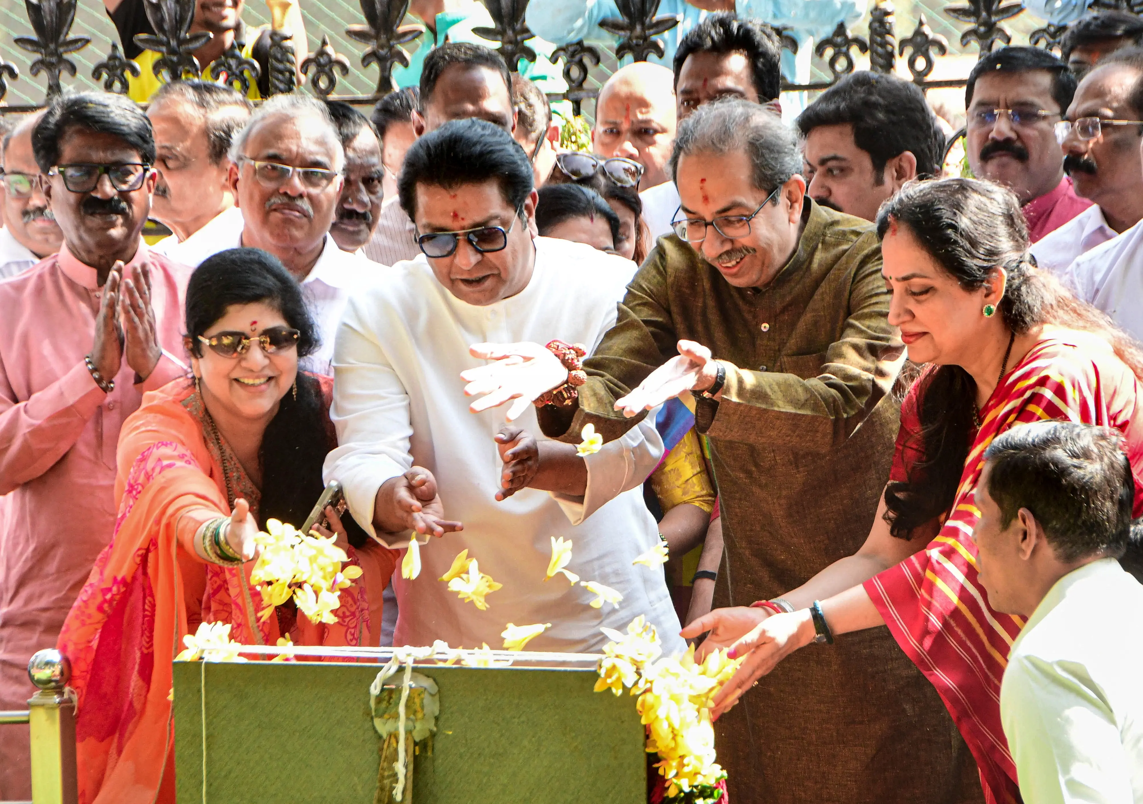 രാജ് താക്കറെയും ഉദ്ധവ് താക്കറെയും | Photo: PTI