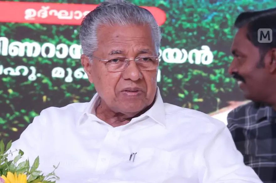 കഴിഞ്ഞകൊല്ലം കെയ്ക്കുമായി പോയവരാണ് ഇപ്പോൾ കരോൾ സംഘത്തെ ആക്രമിക്കുന്നത്- വിമർശിച്ച് മുഖ്യമന്ത്രി