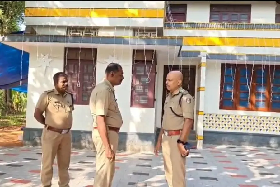തിരുവനന്തപുരം കാട്ടക്കടയിൽ വൻമോഷണം; വീട് കുത്തിത്തുറന്ന് മോഷ്ടിച്ചത് 60 പവൻ സ്വർണം