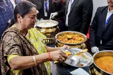 ഡൽഹിയിൽ ഇനി അഞ്ചുരൂപയ്ക്ക് 'താലി മീൽസ്'; അടൽ കാന്റീനുകൾ തുറന്നു, 100 കേന്ദ്രങ്ങളിൽ പ്രവർത്തനം