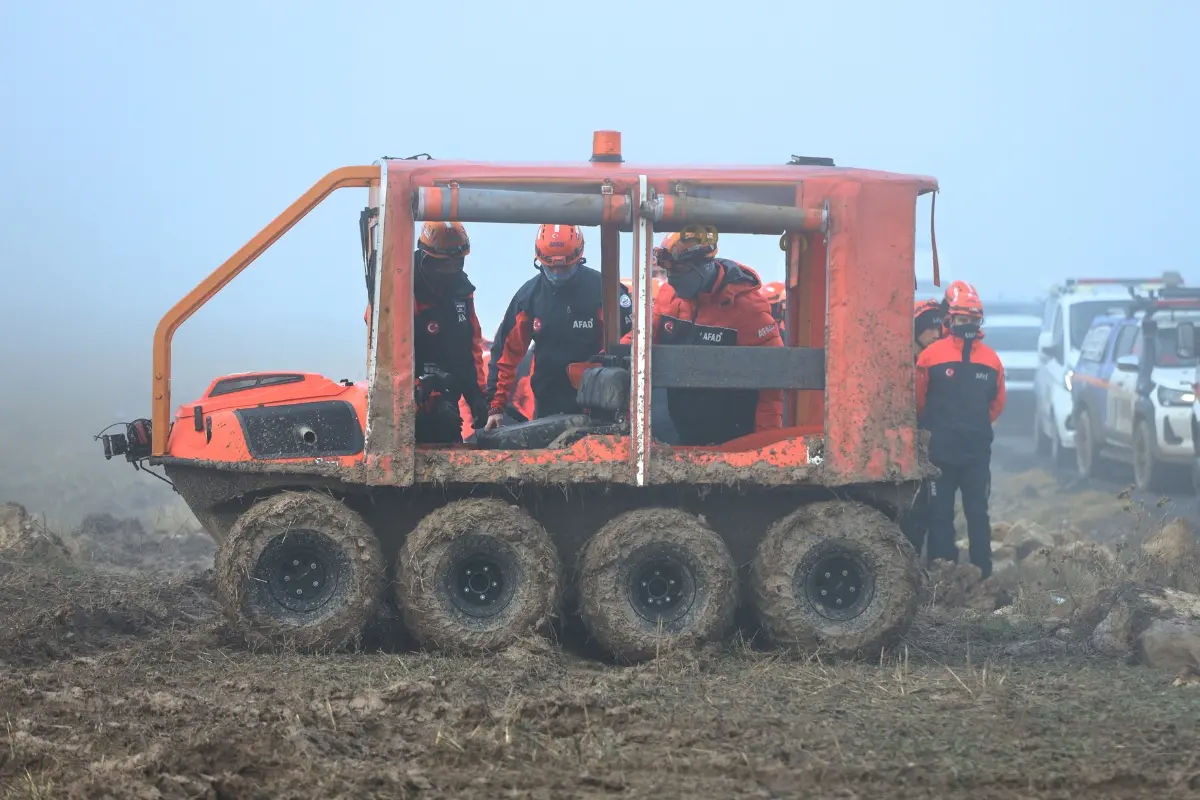 Turkish rescue teams conducting search at the site of plane crash | AP