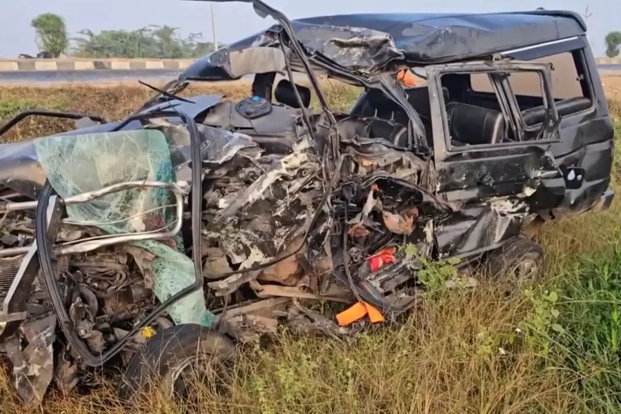 Andhra Pradesh road accident: 4 killed as speeding car collides with ...