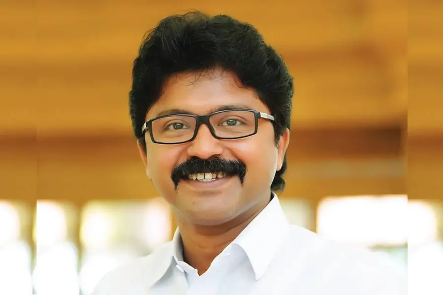 ഭാര്യയ്ക്ക് അധ്യക്ഷസ്ഥാനം കിട്ടിയില്ല, എൽദോസ് കുന്നപ്പിളളി ഓഫീസ് കെട്ടിടം ഒഴിയണമെന്ന് കെട്ടിട ഉടമ
