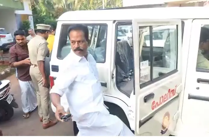 പോറ്റിയും മുഖ്യമന്ത്രിയും ഒരുമിച്ചുള്ള AI ചിത്രത്തിൽ കേസ്; എൻ.സുബ്രഹ്മണ്യനെ കസ്റ്റഡിയിലെടുത്തു