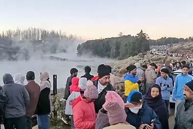 Ooty records minimum temperature of minus 2.7°C; heavy rush, restrictions at Thalaikundha